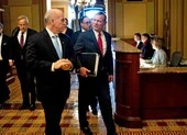 Luận tội ông Trump: Thượng viên ngăn Dân chủ thêm bằng chứng