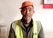 Công nhân vệ sinh góp tiền dành dụm ít ỏi cho tâm dịch Vũ Hán