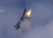 Xem Su-57 phóng tên lửa khi lao lên theo phương thẳng đứng