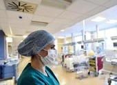 COVID-19 Ý: Sáng thêm mỗi ngày, y tế-kinh tế chỏi vụ phong tỏa