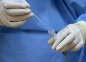 Dược sĩ tử vong vì uống thuốc tự chế trị COVID-19