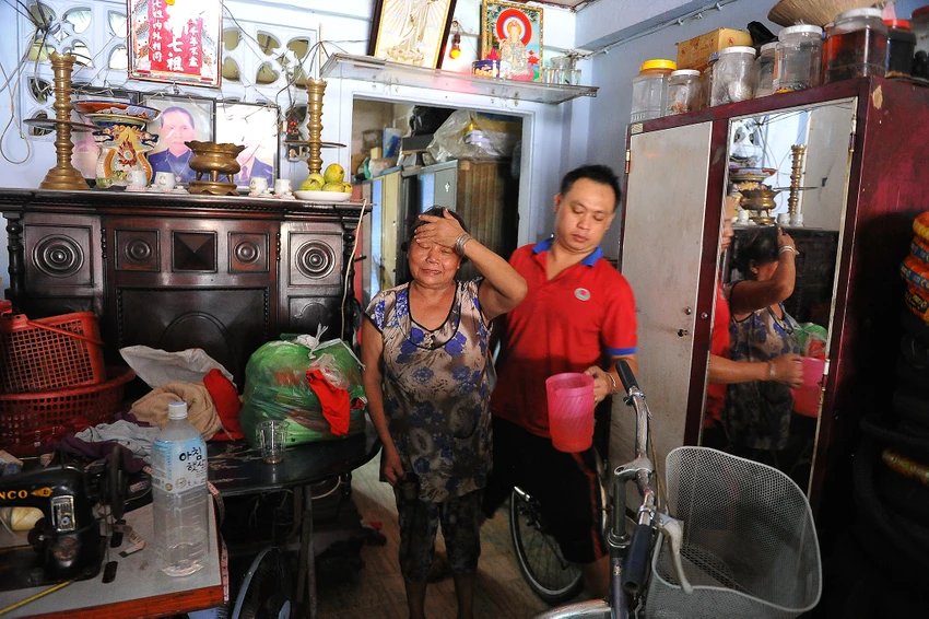 phu_nu_sua_xe