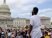 Ông Trump giảm nhẹ hành vi bạo lực cảnh sát với người da màu