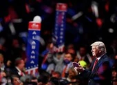 Khó khăn đang bủa vây ông Trump