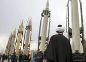Nga: Sẽ có 'trận chiến nóng' về lệnh cấm vận vũ khí với Iran