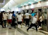 Hong Kong: 2 nhà lập pháp đối lập bị bắt vì biểu tình năm 2019