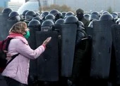 Belarus: Phe đối lập ra tối hậu thư cho ông Lukashenko
