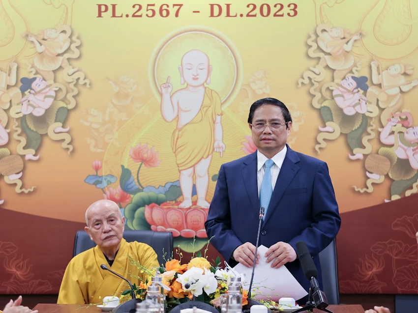 Thủ tướng khẳng định trong bất cứ thời kỳ nào của lịch sử, Phật giáo cũng có những đóng góp xứng đáng cho sự nghiệp xây dựng và bảo vệ Tổ quốc với tinh thần "Hộ quốc, an dân" và phương châm "Đạo pháp - Dân tộc và Chủ nghĩa xã hội" - Ảnh: VGP/Nhật Bắc