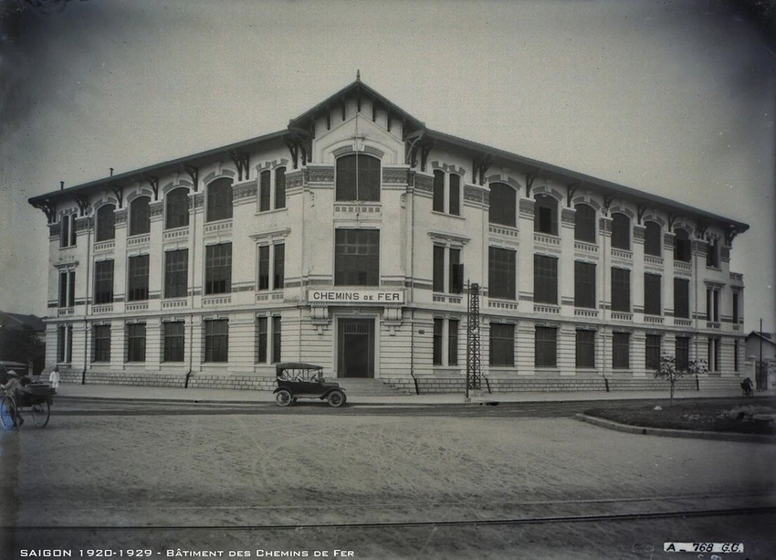 Tòa nhà Bureau du Chemin de Fer của Công ty hỏa xa Đông Dương khánh thành năm 1914. Ảnh tư liệu Tòa nhà Bureau du Chemin de Fer của Công ty hỏa xa Đông Dương khánh thành năm 1914. Ảnh tư liệu