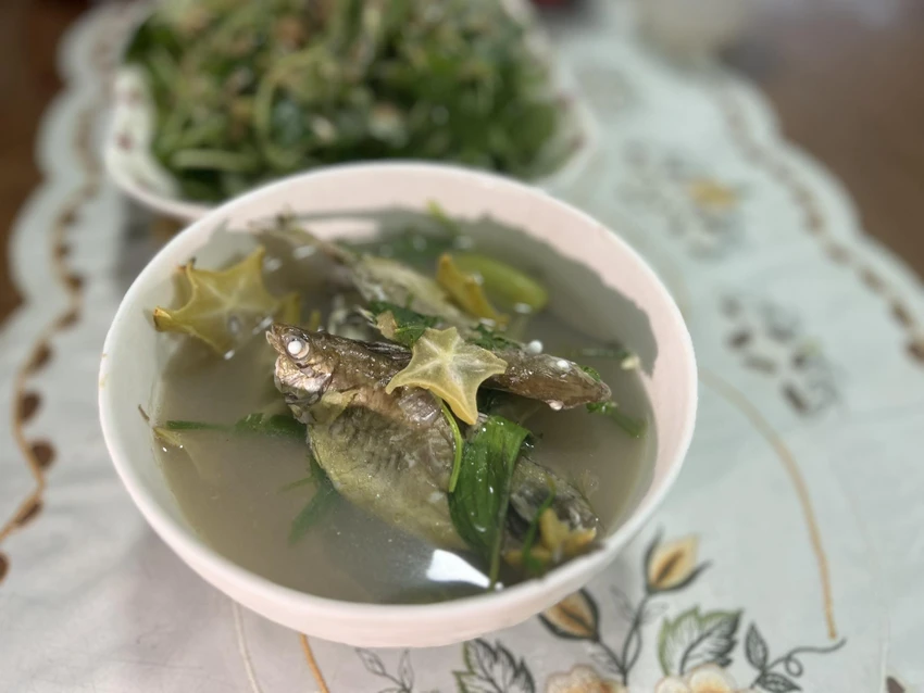 Đặc sản cá kình rào nấu khế chua Đặc sản cá kình rào nấu khế chua