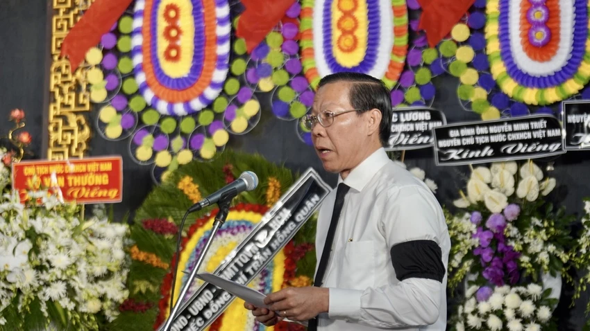 Chủ tịch UBND TP.HCM đọc điếu văn bày tỏ niềm tiếc thương vô hạn và ghi nhận những đóng góp to lớn của Giáo sư Trần Hồng Quân. Chủ tịch UBND TP.HCM đọc điếu văn bày tỏ niềm tiếc thương vô hạn và ghi nhận những đóng góp to lớn của Giáo sư Trần Hồng Quân.