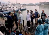 Tái xét nghiệm 4 du khách đi cùng chuyến bay bệnh nhân số 17