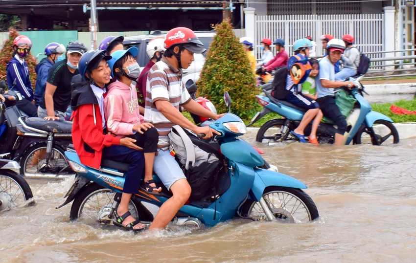 Sở GTVT Cần Thơ đề nghị chi 20 tỉ khắc phục đường hư do ngập ảnh 3 Sở GTVT Cần Thơ đề nghị chi 20 tỉ khắc phục đường hư do ngập ảnh 3