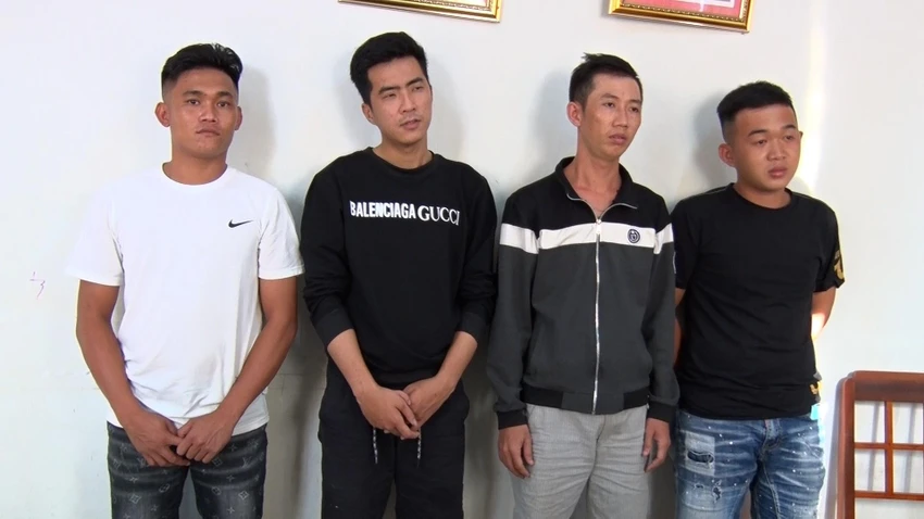 Nguyễn Hữu Hiền, Nguyễn Việt Tiến, Phạm Phú Liêu, Võ Vĩ Khang (từ trái sang). Ảnh: VĂN VŨ Nguyễn Hữu Hiền, Nguyễn Việt Tiến, Phạm Phú Liêu, Võ Vĩ Khang (từ trái sang). Ảnh: VĂN VŨ