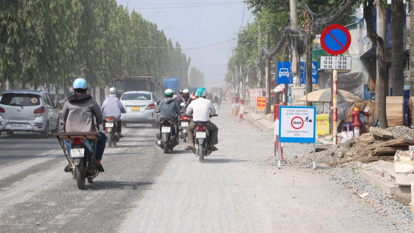 Tại buổi họp báo quý 1-2022 vừa diễn ra, ông Lê Tiến Dũng, Giám đốc Sở GTVT TP Cần Thơ thông tin thêm về dự án nâng độ cao trình đường Nguyễn Văn Cừ (đoạn thuộc phường An Khánh, quận Ninh Kiều).