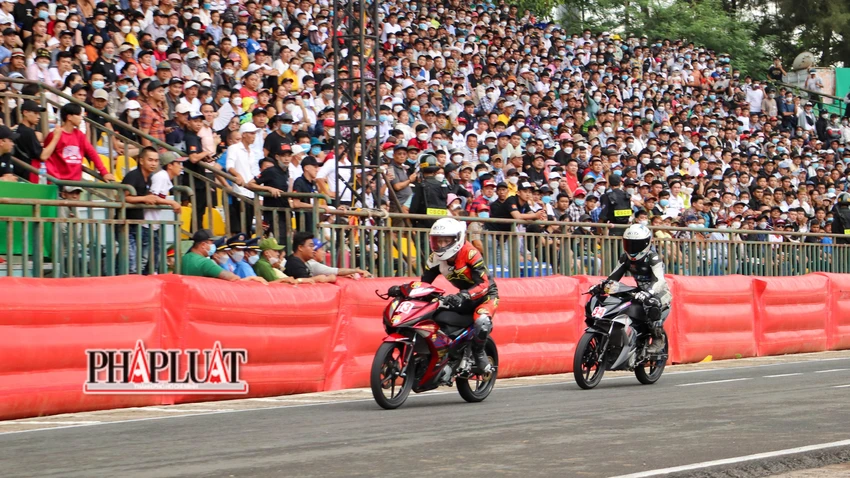 Đặc biệt giải đấu lần này còn góp mặt của những tay đua nổi tiếng của các câu lạc bộ đã có thành tích xuất sắc trong những năm qua trong làng đua xe mô tô thể thao trên toàn quốc. Tổng giải thưởng lên đến hơn 75 triệu đồng. Đặc biệt giải đấu lần này còn góp mặt của những tay đua nổi tiếng của các câu lạc bộ đã có thành tích xuất sắc trong những năm qua trong làng đua xe mô tô thể thao trên toàn quốc. Tổng giải thưởng lên đến hơn 75 triệu đồng.