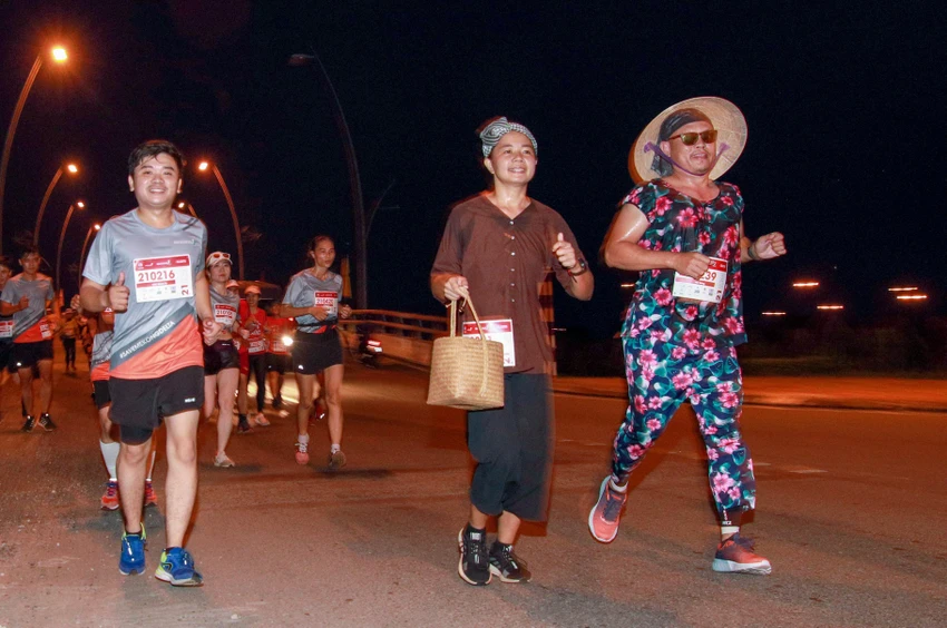 Giải marathon quốc tế “Mekong Delta Marathon” Hậu Giang đã qua hai lần tổ chức và được nhiều người quan tâm, tham dự. Ảnh: KHƯƠNG DUY Giải marathon quốc tế “Mekong Delta Marathon” Hậu Giang đã qua hai lần tổ chức và được nhiều người quan tâm, tham dự. Ảnh: KHƯƠNG DUY