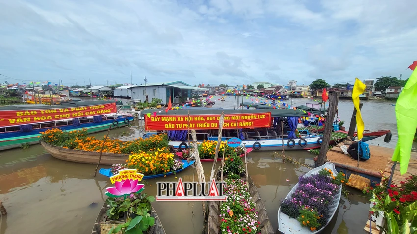 Ngày hội Du lịch “Văn hóa chợ nổi Cái Răng” lần thứ VI năm 2022 diễn ra từ ngày 9-7 đến ngày 11-7 với nhiều hoạt động. Ngày hội Du lịch “Văn hóa chợ nổi Cái Răng” lần thứ VI năm 2022 diễn ra từ ngày 9-7 đến ngày 11-7 với nhiều hoạt động.