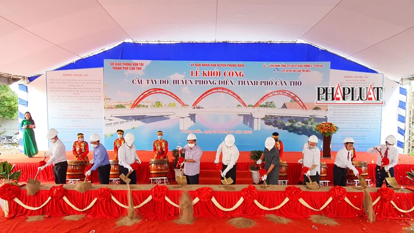 Cầu Tây Đô bắc qua sông Cần Thơ có tổng mức đầu tư hơn 208 tỉ đồng, khởi công cuối tháng 1-2022, thời gian thi công trong 630 ngày. Ảnh: CHÂU ANH
