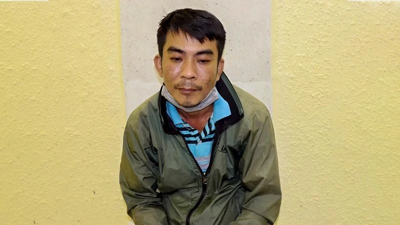 Lưu Nhật Chiến tại cơ quan công an. Ảnh: Công an Sóc Trăng Lưu Nhật Chiến tại cơ quan công an. Ảnh: Công an Sóc Trăng