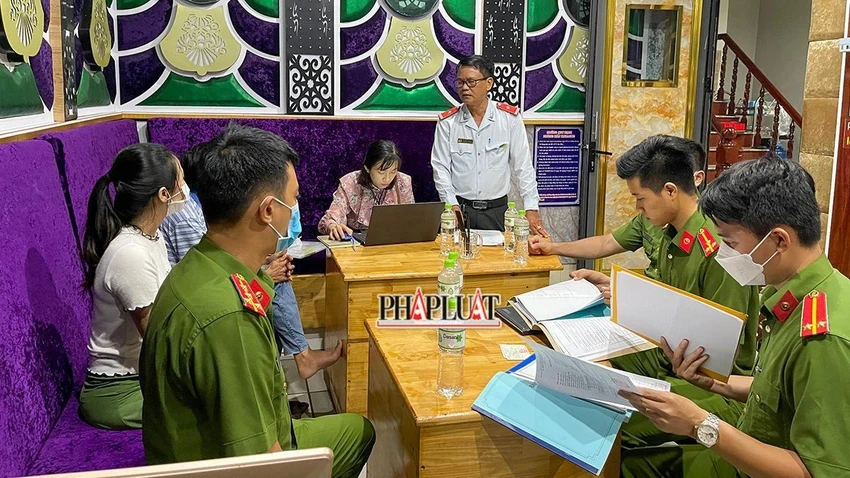 Tại các nơi đến kiểm tra, đoàn cũng đã tuyên truyền và yêu cầu chủ các cơ sở chấp hành nghiêm các quy định của pháp luật, đặc biệt là các quy định về PCCC để đảm bảo an toàn tính mạng cho mọi người. Tại các nơi đến kiểm tra, đoàn cũng đã tuyên truyền và yêu cầu chủ các cơ sở chấp hành nghiêm các quy định của pháp luật, đặc biệt là các quy định về PCCC để đảm bảo an toàn tính mạng cho mọi người.