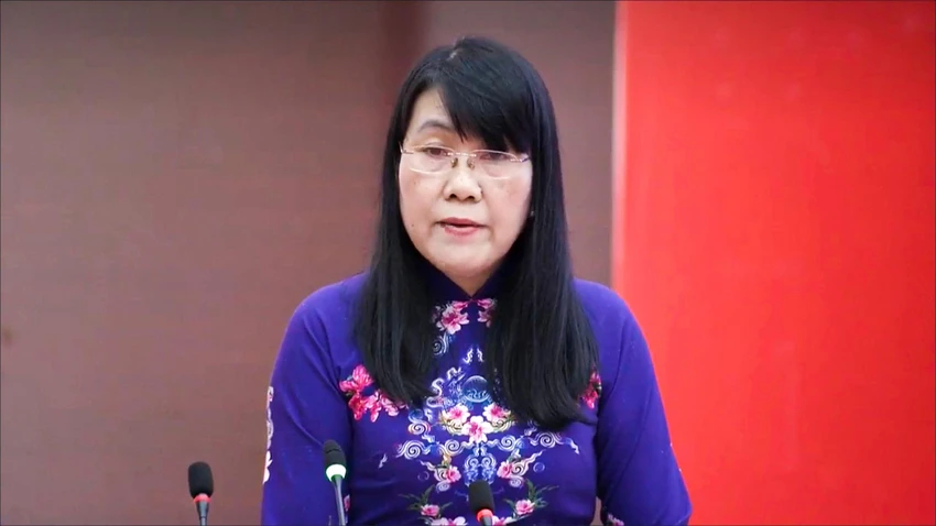 Bà Nguyễn Hoài Thúy Hằng, Giám đốc Sở GD&ĐT tỉnh Hậu Giang thừa nhận cũng có hiện tượng bệnh thành tích ở một số đơn vị trường học. Bà Nguyễn Hoài Thúy Hằng, Giám đốc Sở GD&ĐT tỉnh Hậu Giang thừa nhận cũng có hiện tượng bệnh thành tích ở một số đơn vị trường học.