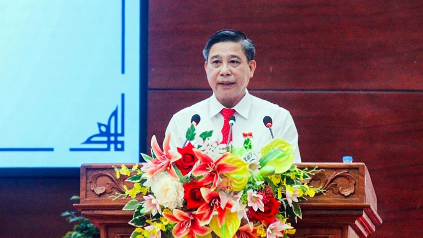 Ông Đồng Văn Thanh, Chủ tịch UBND tỉnh Hậu Giang đề nghị các ngành, các địa phương phối hợp đẩy nhanh tiến độ giải ngân nguồn vốn năm 2022, cụ thể đến cuối tháng 1-2023 phấn đấu đạt 95% kế hoạch. Ảnh: BẢO BẢO