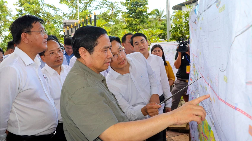 Tháng 7-2022, trong chuyến công tác tại Hậu Giang, Thủ tướng Chính phủ Phạm Minh Chính cùng đoàn công tác của Trung ương đến khảo sát thực địa nút giao IC4. Đây là một trong chín nút giao thuộc dự án cao tốc Cần Thơ - Cà Mau. Tháng 7-2022, trong chuyến công tác tại Hậu Giang, Thủ tướng Chính phủ Phạm Minh Chính cùng đoàn công tác của Trung ương đến khảo sát thực địa nút giao IC4. Đây là một trong chín nút giao thuộc dự án cao tốc Cần Thơ - Cà Mau.
