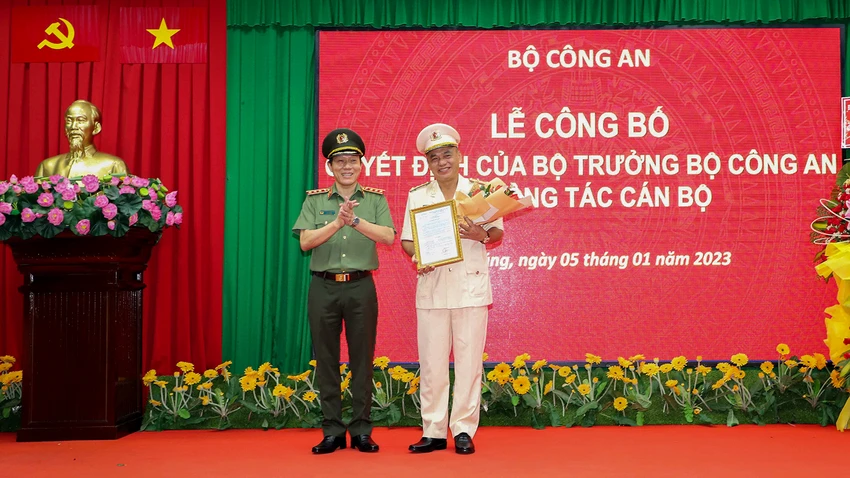 Đại tá Bùi Quốc Khánh, Phó Cục trưởng một Cục nghiệp vụ thuộc Bộ Công an được điều động giữ chức Giám đốc Công an tỉnh Sóc Trăng. Ảnh: TRẦN LĨNH Đại tá Bùi Quốc Khánh, Phó Cục trưởng một Cục nghiệp vụ thuộc Bộ Công an được điều động giữ chức Giám đốc Công an tỉnh Sóc Trăng. Ảnh: TRẦN LĨNH