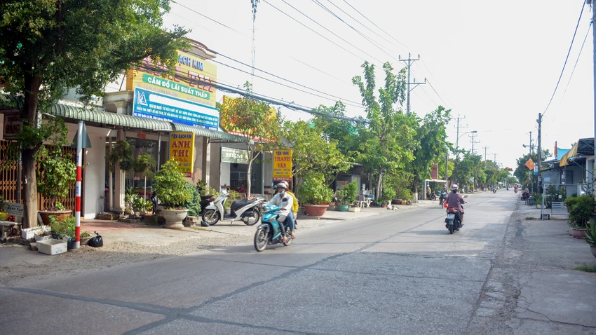 Quốc lộ 80 Rạch Giá đi Hà Tiên đoạn thuộc huyện Kiên Lương hiện khá hẹp, không đảm bảo giao thông. Ảnh: QUỐC TRINH Quốc lộ 80 Rạch Giá đi Hà Tiên đoạn thuộc huyện Kiên Lương hiện khá hẹp, không đảm bảo giao thông. Ảnh: QUỐC TRINH