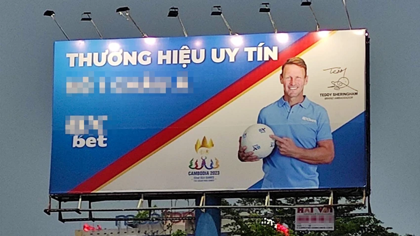 Công ty Hải Vân đã thỏa thuận với Công ty TNHH Truyền thông và Dịch vụ Win lắp đặt maket quảng cáo, nhưng do khách hàng chưa cung cấp đầy đủ giấy tờ liên quan đến sản phẩm quảng cáo nên chưa thông báo đến Sở VH-TT&amp;DL TP. Ảnh: GT