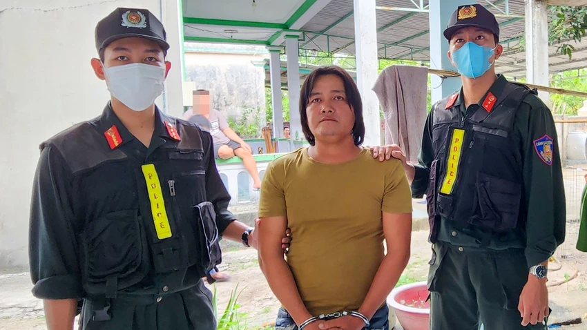 Văn Thế Sự, biệt danh "cọp bãi Bổn" bị bắt để tiếp tục điều tra hành vi giết người. Ảnh: CACC Văn Thế Sự, biệt danh "cọp bãi Bổn" bị bắt để tiếp tục điều tra hành vi giết người. Ảnh: CACC