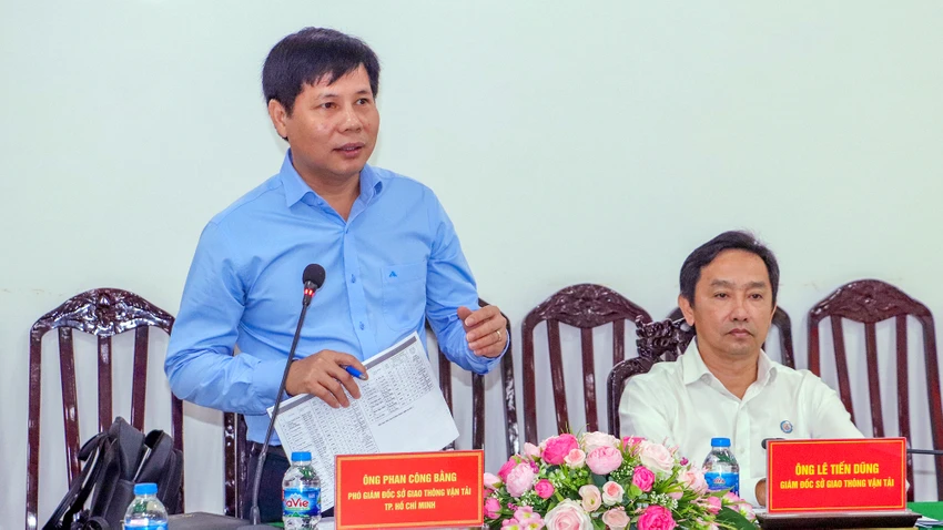 Ông Phan Công Bằng, Phó Giám đốc Sở GTVT TP.HCM phát biểu tại toạ đàm Ảnh: CHÂU ANH Ông Phan Công Bằng, Phó Giám đốc Sở GTVT TP.HCM phát biểu tại toạ đàm Ảnh: CHÂU ANH