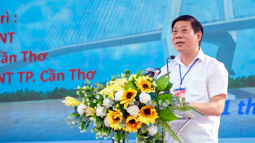 Ông Nguyễn Quang Hùng, Cục trưởng Cục Kiểm ngư (Bộ NN&PTNT), cho biết Thủ tướng Chính phủ đã giao giao Bộ NN&PTNT chủ trì, phối hợp với các bộ, ngành, UBND các tỉnh, TP vùng ĐBSCL thực hiện hoạt động: “Tái tạo, bổ sung nguồn lợi thủy sản tại một số lưu vực sông và vùng ven biển ĐBSCL”. Ảnh: THANH LIÊM Ông Nguyễn Quang Hùng, Cục trưởng Cục Kiểm ngư (Bộ NN&PTNT), cho biết Thủ tướng Chính phủ đã giao giao Bộ NN&PTNT chủ trì, phối hợp với các bộ, ngành, UBND các tỉnh, TP vùng ĐBSCL thực hiện hoạt động: “Tái tạo, bổ sung nguồn lợi thủy sản tại một số lưu vực sông và vùng ven biển ĐBSCL”. Ảnh: THANH LIÊM