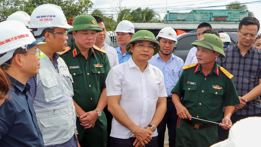 Bộ trưởng GTVT kiểm tra cao tốc Cần Thơ - Hậu Giang