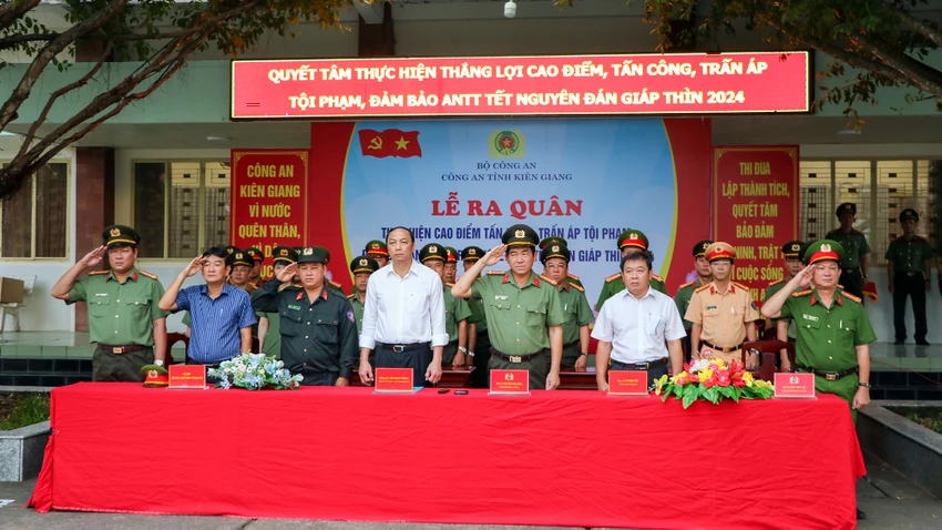 Công an Kiên Giang ra quân tấn công trấn áp tội phạm