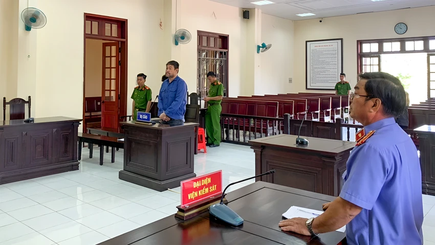 cuu-truong-phong-kinh-doanh-khach-san-hau-giang-1.jpg
