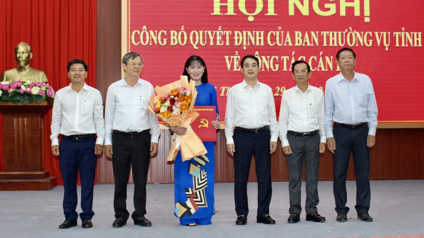 Phó Chủ tịch UBND tỉnh Hậu Giang làm Bí thư Huyện ủy