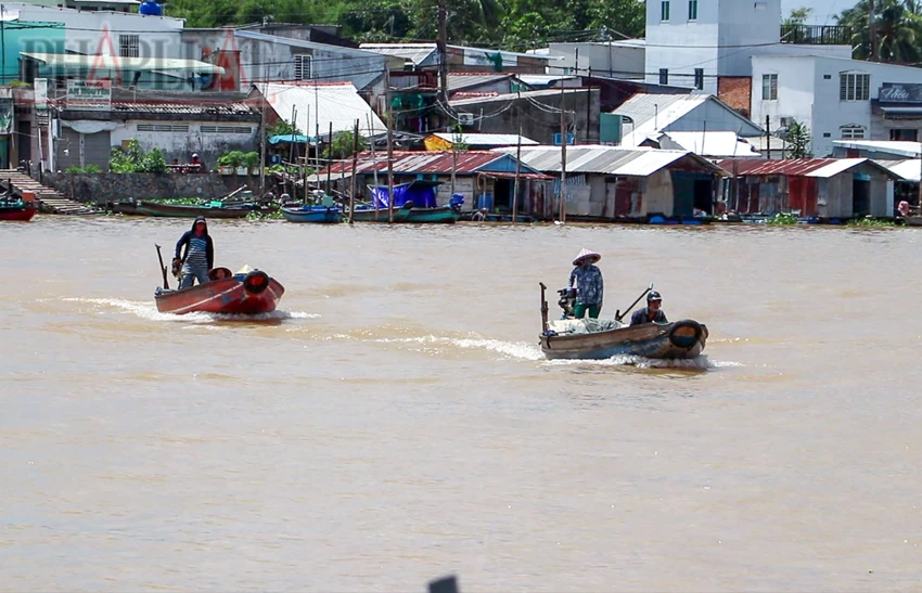 tp-can-tho-xuong-may-duoi-tom-ben-ninh-kieu-1.jpg