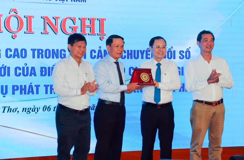 hoi-nha-bao-viet-nam-2.jpg