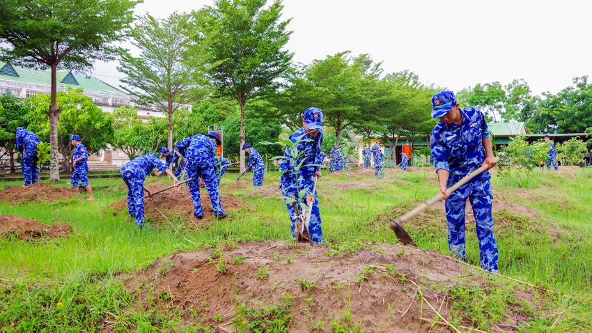 hai-doan-42-bo-tu-lenh-vung-canh-sat-bien-4-3-2518.jpg
