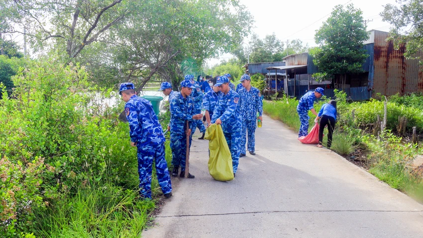 hai-doan-42-bo-tu-lenh-vung-canh-sat-bien-4-6-4254.jpg