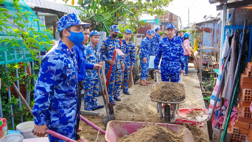 hai-doan-42-bo-tu-lenh-vung-canh-sat-bien-4-9-1374.jpg