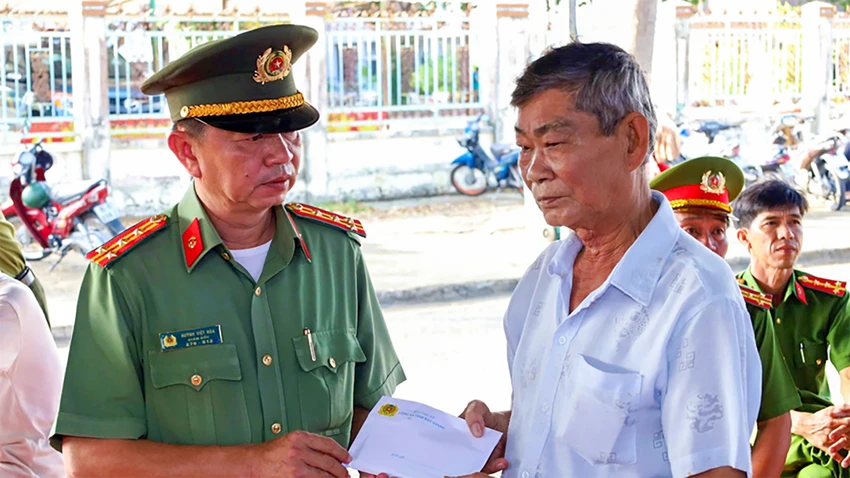 cong-an-tinh-hau-giang-hy-sinh-2.jpg
