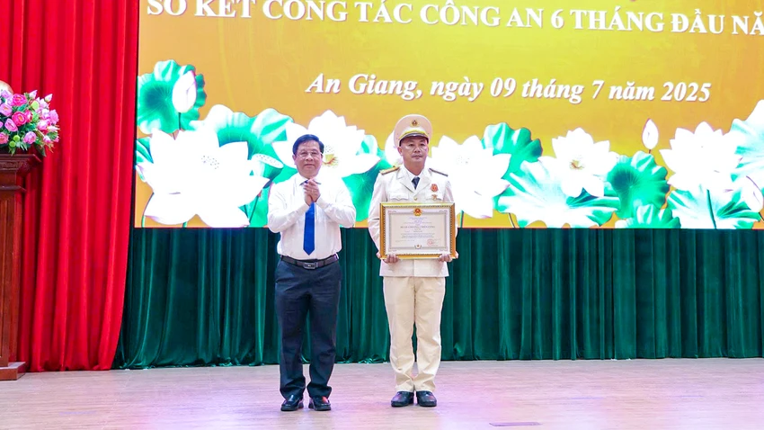 cong-an-tinh-an-giang-3.jpg