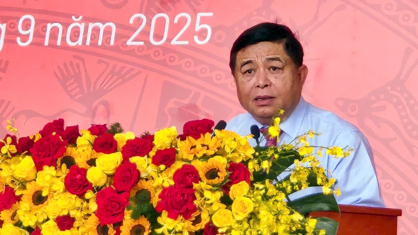 Phó Thủ tướng Nguyễn Chí Dũng phát biểu tại Lễ khởi công. Ảnh: ANH TRINH