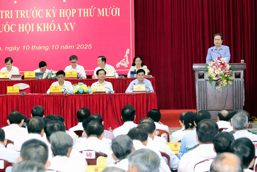 chu-tich-quoc-hoi-tran-thanh-man-tiep-xuc-cu-tri-tp-can-tho-14.jpg