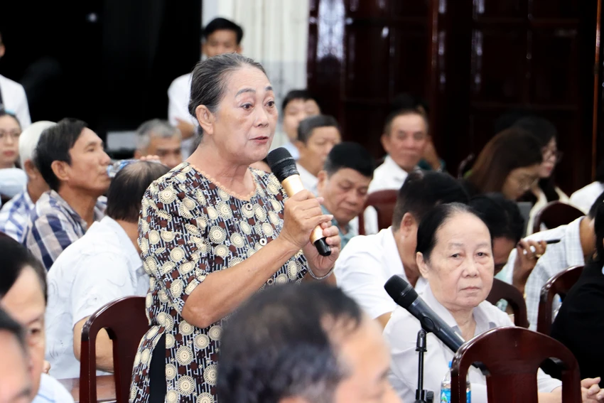 chu-tich-quoc-hoi-tran-thanh-man-tiep-xuc-cu-tri-tp-can-tho-8.jpg