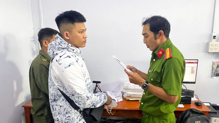 cong-an-giang-giang-truy-na-1.jpg