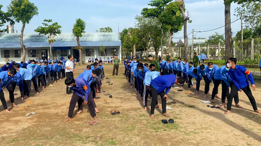 cong-an-an-giang-giao-luu-2.jpg